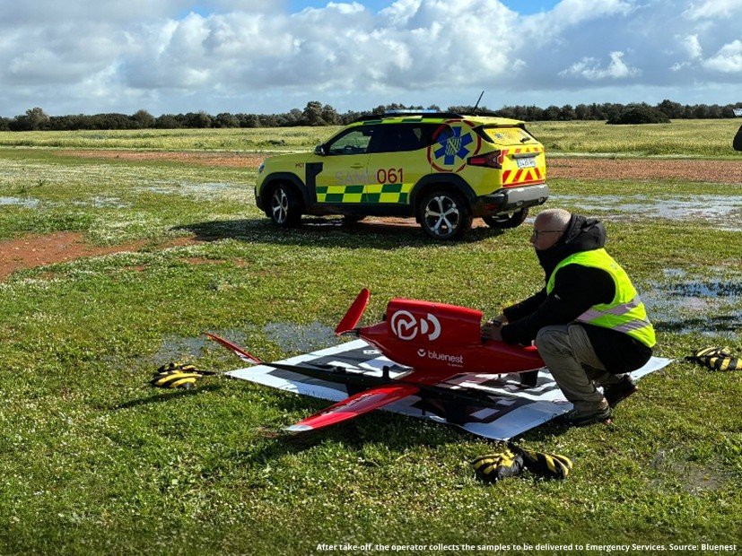 Bluenest operator collecting samples