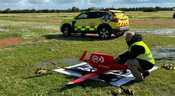 Bluenest operator collecting samples